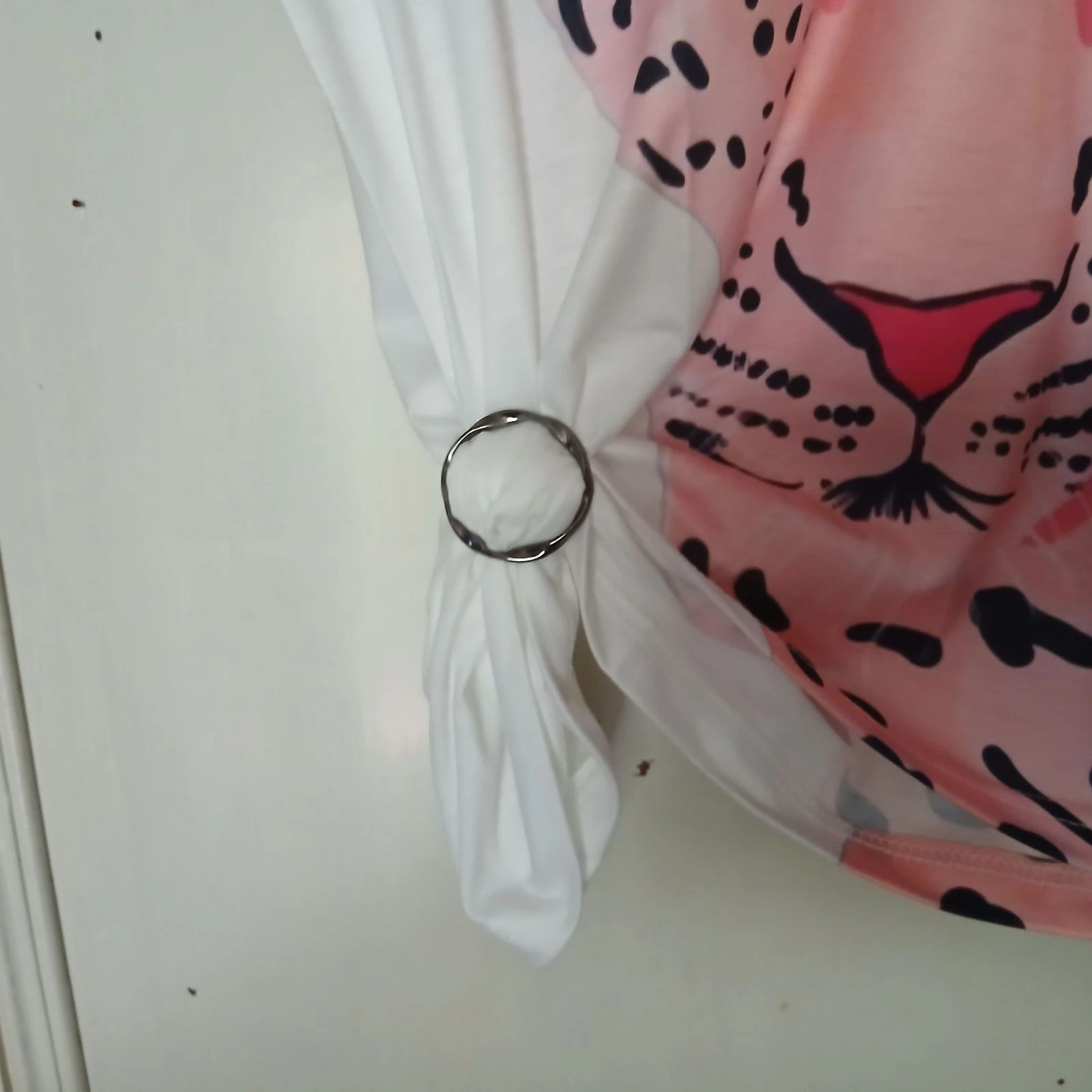 T-shirt Original con Estampado de Leopardo Rosa Blanco – Talla XXL – photo 4